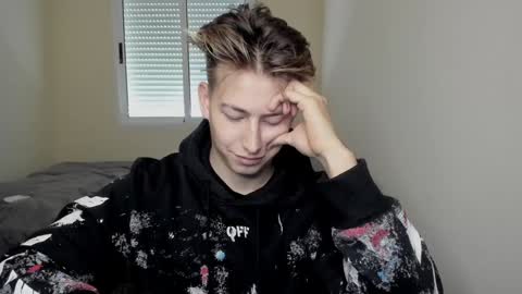 Snapshot of gym_alpha chatting on 12/17/24, 02:55 Oliver online show from 12/17/24, 02:55