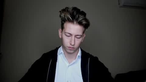 Snapshot of gym_alpha chatting on 12/28/24, 06:06 Oliver online show from 12/28/24, 06:06