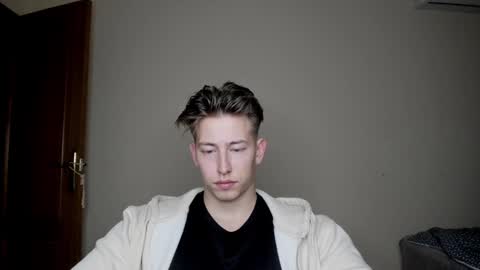 Snapshot of gym_alpha chatting on 01/14/25, 08:26 Oliver online show from 01/14/25, 08:26