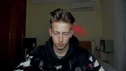 Snapshot of gym_alpha chatting on 02/18/25, 09:53 Oliver online show from 02/18/25, 09:53