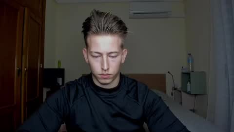 Snapshot of gym_alpha chatting on 02/24/25, 05:53 Oliver online show from 02/24/25, 05:53