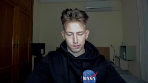 Snapshot of gym_alpha chatting on 03/01/25, 07:48 Oliver online show from 03/01/25, 07:48