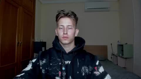 Snapshot of gym_alpha chatting on 03/11/25, 09:37 Oliver online show from 03/11/25, 09:37