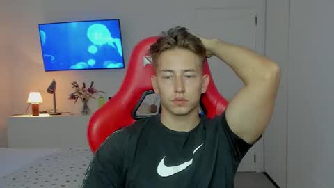 Snapshot of gym_alpha chatting on 10/18/25, 03:35 Oliver online show from 10/18/25, 03:35