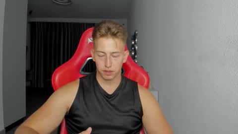 Snapshot of gym_alpha chatting on 10/30/25, 09:26 Oliver online show from 10/30/25, 09:26