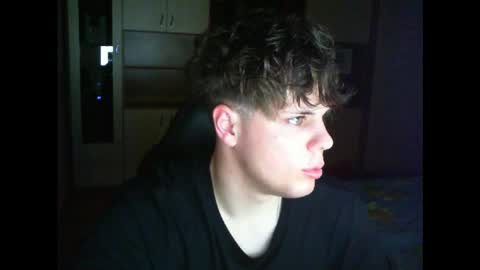 gymguy0505 online show from 12/22/25, 11:13