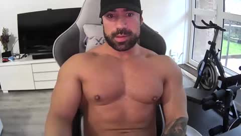 Snapshot of gymking999 chatting on 02/11/25, 01:51 gymking999 online show from 02/11/25, 01:51