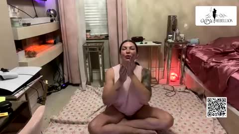 Snapshot of gypsy_rebellion chatting on 11/05/25, 11:21 Gypsy online show from 11/05/25, 11:21