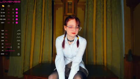 Kelly  Lilly online show from 03/31/26, 08:09