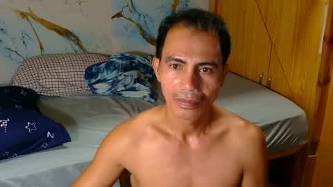 Snapshot of h0t2xh0ry chatting on 06/15/26, 02:14 Rue online show from 06/15/26, 02:14