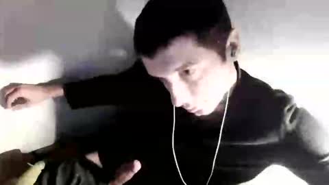 Snapshot of h1dden_reality chatting on 11/08/25, 05:12 h1dden_reality online show from 11/08/25, 05:12