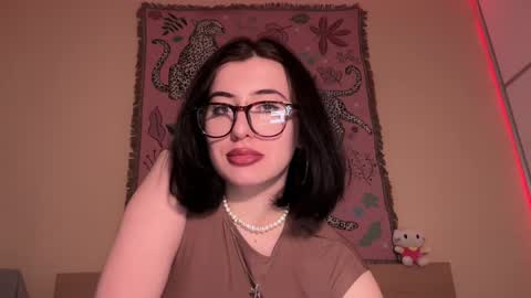 Snapshot of h3l9a_pataki chatting on 04/13/26, 04:45 Helga online show from 04/13/26, 04:45
