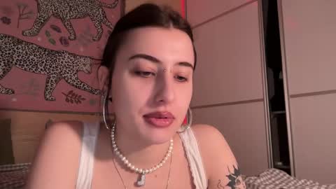 Snapshot of h3l9a_pataki chatting on 05/13/26, 04:37 Helga online show from 05/13/26, 04:37