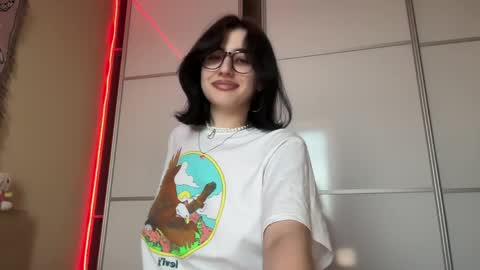 Snapshot of h3l9a_pataki chatting on 05/14/26, 05:09 Helga online show from 05/14/26, 05:09