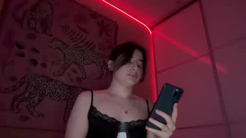 Snapshot of h3l9a_pataki chatting on 05/21/26, 06:26 Helga online show from 05/21/26, 06:26