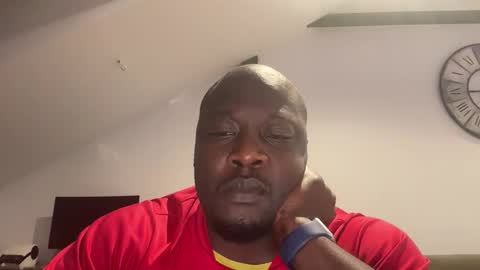 Snapshot of h3rmuse chatting on 12/16/25, 12:59 h3rmuse online show from 12/16/25, 12:59