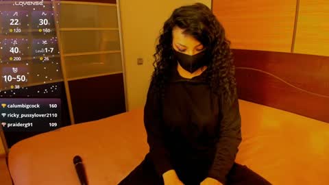 Snapshot of habibi_moon chatting on 01/18/25, 05:31 Linda online show from 01/18/25, 05:31