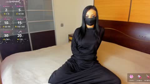 Snapshot of habibi_moon chatting on 01/30/25, 03:22 Linda online show from 01/30/25, 03:22