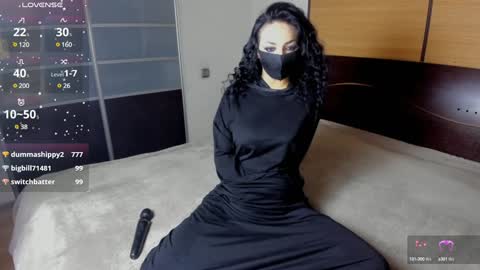 Snapshot of habibi_moon chatting on 02/01/25, 12:16 Linda online show from 02/01/25, 12:16