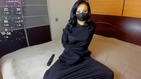 Snapshot of habibi_moon chatting on 03/02/25, 02:19 Linda online show from 03/02/25, 02:19