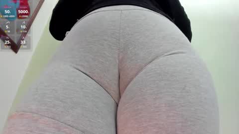 Hae-In online show from 11/16/25, 08:20