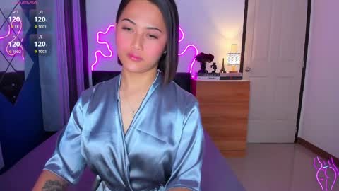 Snapshot of hailee_delevinge chatting on 04/08/26, 11:48 eurasian girl andrea online show from 04/08/26, 11:48