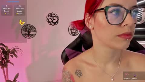 Hailee online show from 09/29/25, 03:39