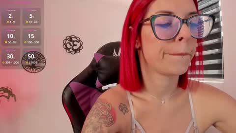 Hailee online show from 10/15/25, 03:23