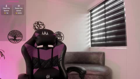 Hailee online show from 11/14/25, 03:22