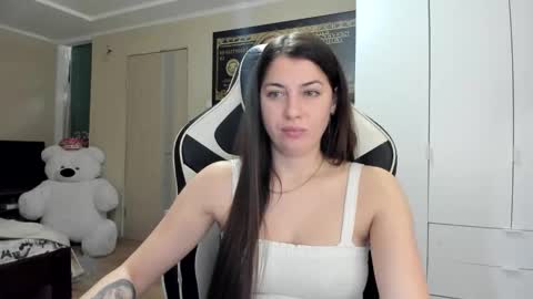 Snapshot of hailey_beauty chatting on 10/12/25, 07:24 Sk pe Anya388109 online show from 10/12/25, 07:24