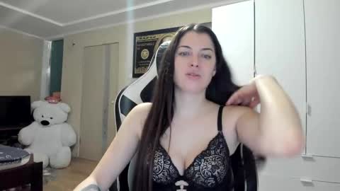 Snapshot of hailey_beauty chatting on 11/16/25, 09:31 Sk pe Anya388109 online show from 11/16/25, 09:31