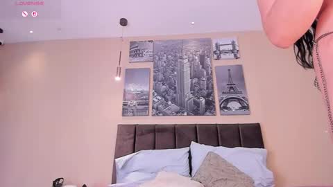 laura online show from 09/20/25, 12:11