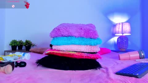 hailey_hadid online show from 12/16/25, 03:17