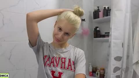 Snapshot of hailey_would chatting on 09/30/25, 09:31 hailey_would online show from 09/30/25, 09:31