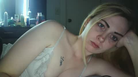 Hailey and d online show from 02/07/25, 06:35