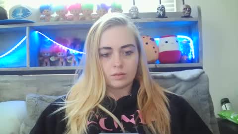 Hailey and d online show from 02/17/25, 09:30