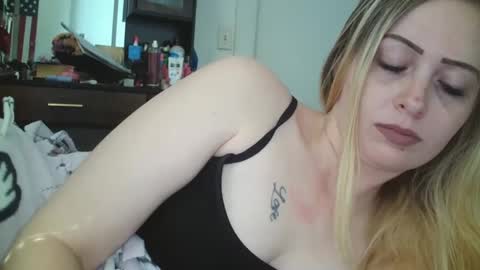 Hailey and d online show from 09/15/25, 05:35