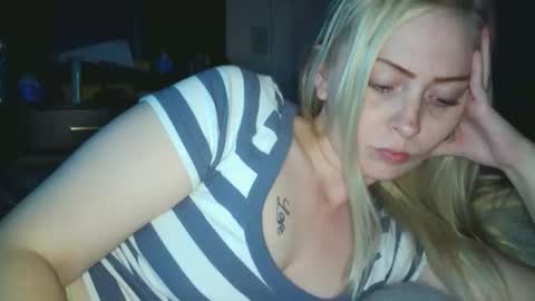 Hailey and d online show from 10/25/25, 08:22