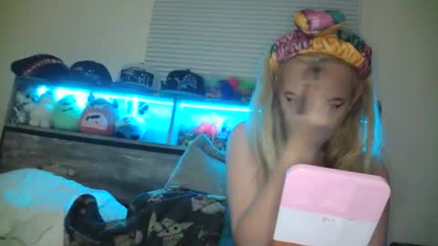 Hailey and d online show from 10/31/25, 12:33