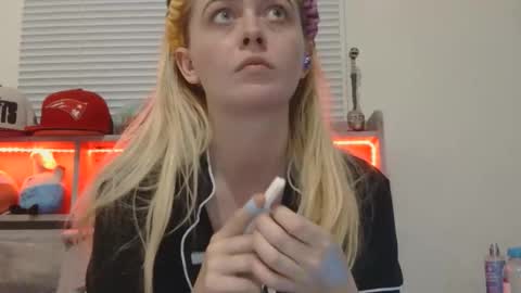 Hailey and d online show from 01/10/26, 12:23