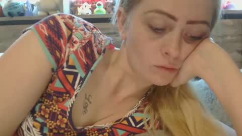 Hailey and d online show from 02/10/26, 01:53