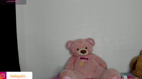 Hailey online show from 04/18/26, 12:47