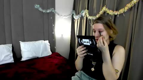 Snapshot of haileyfoxy chatting on 01/06/25, 01:53 Hailey online show from 01/06/25, 01:53