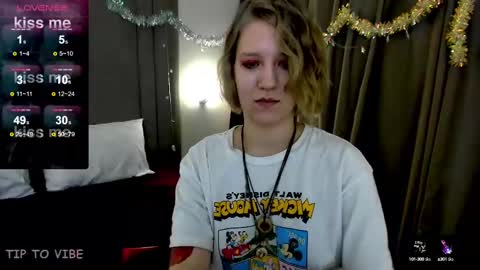 Snapshot of haileyfoxy chatting on 01/09/25, 02:01 Hailey online show from 01/09/25, 02:01