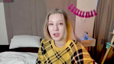 Snapshot of haileyfoxy chatting on 02/19/25, 02:01 Hailey online show from 02/19/25, 02:01