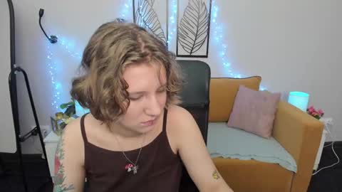 Snapshot of haileyfoxy chatting on 09/12/25, 08:58 Hailey online show from 09/12/25, 08:58