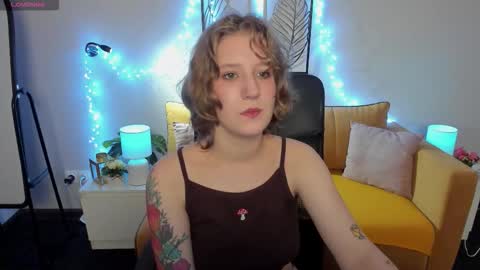 Snapshot of haileyfoxy chatting on 09/19/25, 08:49 Hailey online show from 09/19/25, 08:49