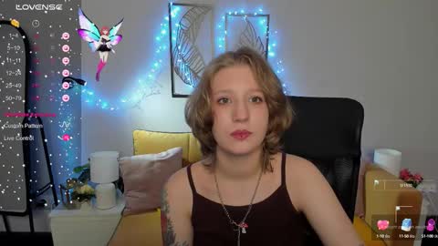 Snapshot of haileyfoxy chatting on 09/21/25, 08:49 Hailey online show from 09/21/25, 08:49