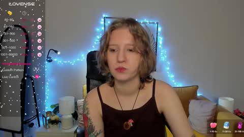 Snapshot of haileyfoxy chatting on 09/25/25, 08:51 Hailey online show from 09/25/25, 08:51