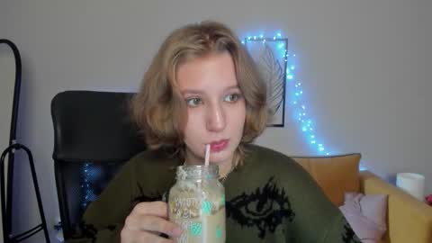 Snapshot of haileyfoxy chatting on 10/01/25, 08:53 Hailey online show from 10/01/25, 08:53